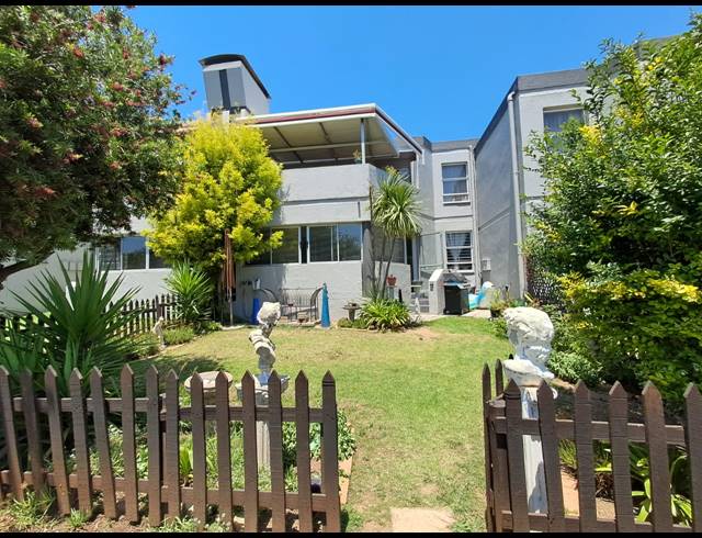 2 bed property to rent in MARAIS STEYN PARK